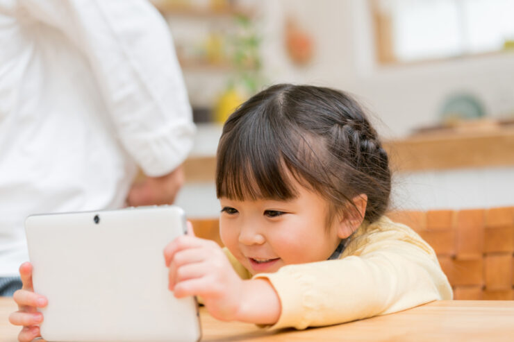 幼児教育　タブレットで勉強