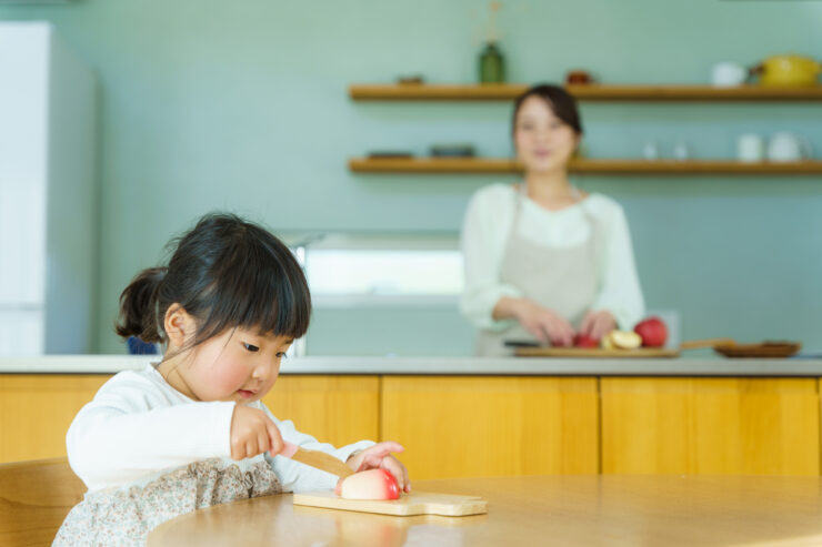 お料理をする女の子