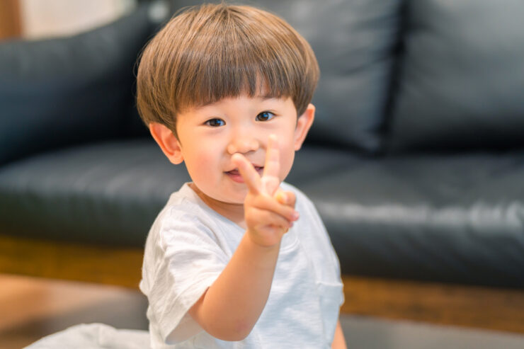 2歳児が数字を数えている